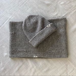 Vans silver beanie & infinity scarf